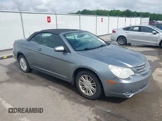 2008 Chrysler Sebring Touring z VIN 1C3LC55R88N689524, wystawiony jako IAAI lot #42208968 z przebiegiem 145 903 mil mil oraz . Historia ofert i sprzedaży dostępna na DreamBid. Obrazek 1.