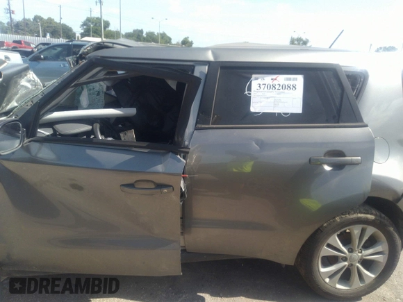 2016 Kia Soul + with VIN KNDJP3A51G7336723, listed as a IAAI auction lot 37082088 with 1 mi miles. Bid and sale history available at carsss.com. Image 13.