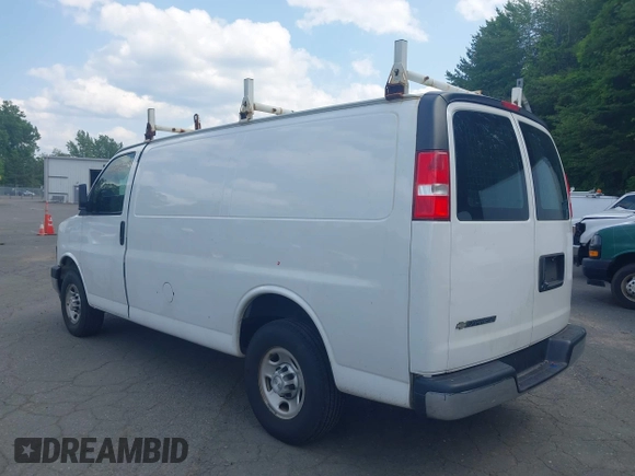 2019 Chevrolet Express Cargo with VIN 1GCWGAFP8K1196427, listed as a IAAI auction lot 42545445 with 141,592 mi miles and . Bid and sale history available at DreamBid. Image 3.