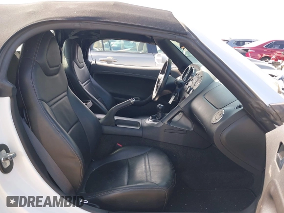 2006 Pontiac Solstice z VIN 1G2MB33B96Y101689, wystawiony jako IAAI lot #41891437 z przebiegiem 108 295 mil mil oraz . Historia ofert i sprzedaży dostępna na DreamBid. Obrazek 5.