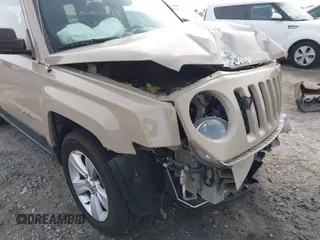 2017 Jeep Patriot Sport with VIN 1C4NJPBB3HD186308, listed as a IAAI auction lot 41743637 with 82,111 mi miles. Bid and sale history available at carsss.com. Image 21.