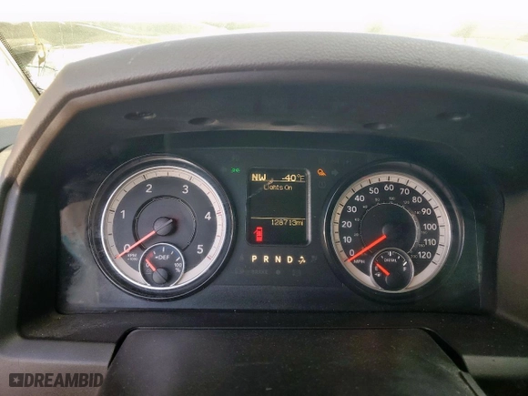 2018 Ram 2500 Tradesman with VIN 3C6UR5HL5JG399270, listed as a Copart auction lot 52376785 with 128,713 mi miles and Clean Title. Bid and sale history available at carsss.com. Image 8.