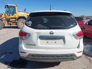 2015 Nissan Pathfinder SV with VIN 5N1AR2MN8FC668305, listed as a IAAI auction lot 41779780 with 216,818 mi miles. Bid and sale history available at carsss.com. Image 16.