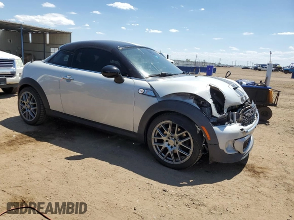 2012 MINI Coupe S z VIN WMWSX3C53CT155039, wystawiony jako Copart lot #56140175 z przebiegiem 114 339 mil mil oraz Nie do naprawy • Non repairable. Historia ofert i sprzedaży dostępna na DreamBid. Obrazek 4.