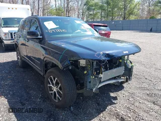 2024 Jeep Grand Cherokee Limited z VIN 1C4RJHBG4R8582132, wystawiony jako IAAI lot #41978810 z przebiegiem 4 572 mil mil oraz . Historia ofert i sprzedaży dostępna na DreamBid. Obrazek 1.