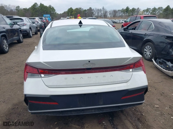 2024 Hyundai Elantra SEL with VIN KMHLS4DG4RU645998, listed as a IAAI auction lot 41986039 with 9,253 mi miles. Bid and sale history available at carsss.com. Image 16.