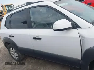 2006 Hyundai Tucson GLS with VIN KM8JN12D66U320996, listed as a IAAI auction lot 41684092 with 227,145 mi miles. Bid and sale history available at carsss.com. Image 14.