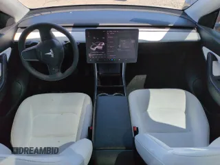 2020 Tesla Model Y Long Range z VIN 5YJYGDEE4LF052702, wystawiony jako Copart lot #53243385 z przebiegiem 75 917 mil mil oraz Szkoda całkowita • Salvage title. Historia ofert i sprzedaży dostępna na DreamBid. Obrazek 8.