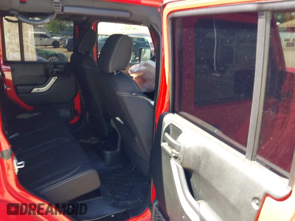 2018 Jeep Wrangler Unlimited Sahara z VIN 1C4HJWEG6JL893798, wystawiony jako IAAI lot #42299351 z przebiegiem Nie podano mil oraz . Historia ofert i sprzedaży dostępna na DreamBid. Obrazek 8.