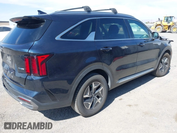 2021 Kia Sorento S with VIN KNDRG4LG5M5057404, listed as a IAAI auction lot 42170297 with 108,623 mi miles and . Bid and sale history available at DreamBid. Image 4.