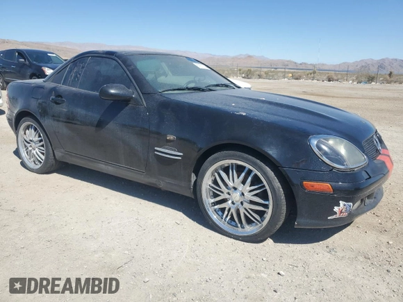 1998 Mercedes-Benz SLK-Class with VIN WDBKK47F8WF031084, listed as a Copart auction lot 67831314 with 128,982 mi miles and Clean Title. Bid and sale history available at carsss.com. Image 4.