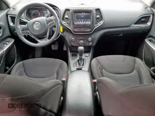 2019 Jeep Cherokee Latitude с VIN 1C4PJLCB2KD175906, выставлен на аукционе Copart как лот 57228085 с пробегом 185 082 миль миль и Списание • Salvage title. История ставок и продаж доступна на DreamBid. Изображение 8.