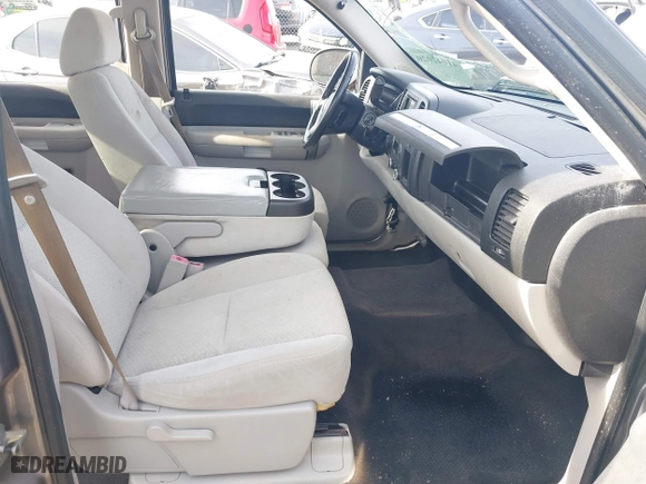 2007 Chevrolet Silverado 1500 LTZ with VIN 2GCEK13M071609477, listed as a IAAI auction lot 41042020 with 193,095 mi miles. Bid and sale history available at carsss.com. Image 5.