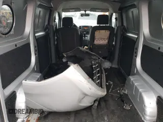 2013 Nissan NV200 SV z VIN 3N6CM0KN2DK691358, wystawiony jako Copart lot #85540004 z przebiegiem Nie podano mil oraz Szkoda całkowita • Salvage title. Historia ofert i sprzedaży dostępna na DreamBid. Obrazek 13.