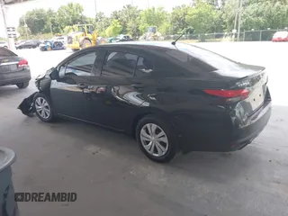 2020 Nissan Versa S z VIN 3N1CN8DV2LL807746, wystawiony jako IAAI lot #42128647 z przebiegiem 121 317 mil mil oraz . Historia ofert i sprzedaży dostępna na DreamBid. Obrazek 3.