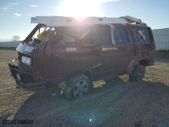 1990 Volkswagen Vanagon with VIN WV2TB0253LH043934, listed as a Copart auction lot 41782755 with 330,896 mi miles and Salvage Title. Bid and sale history available at carsss.com. Image 1.