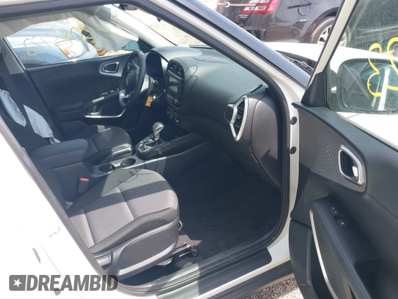 2024 Kia Soul S with VIN KNDJ23AUXR7227864, listed as a IAAI auction lot 42085723 with 28,767 mi miles and . Bid and sale history available at DreamBid. Image 5.