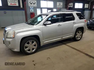 2014 GMC Terrain Denali z VIN 2GKFLZE31E6138240, wystawiony jako Copart lot #56398085 z przebiegiem 99 631 mil mil oraz Czysty tytuł • Clean title. Historia ofert i sprzedaży dostępna na DreamBid. Obrazek 1.