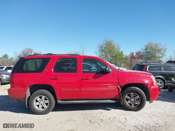 2014 GMC Yukon SLT with VIN 1GKS2CE09ER205031, listed as a IAAI auction lot 40513050 with 190,172 mi miles. Bid and sale history available at carsss.com. Image 14.