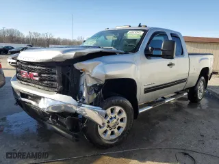 2011 GMC Sierra 2500HD SLE with VIN 1GT220CG9BZ200191, listed as a Copart auction lot 43624545 with 193,940 mi miles and Salvage Title. Bid and sale history available at carsss.com. Image 1.