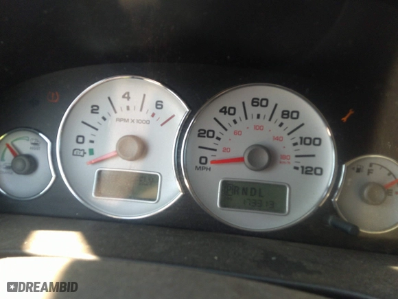 2006 Ford Escape Hybrid with VIN 1FMCU95H26KD48928, listed as a IAAI auction lot 41665769 with 173,313 mi miles. Bid and sale history available at carsss.com. Image 7.