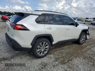 2021 Toyota RAV4 XLE Premium with VIN 2T3A1RFV6MW142184, listed as a Copart auction lot 60983715 with 31,814 mi miles and Salvage title. Bid and sale history available at DreamBid. Image 3.