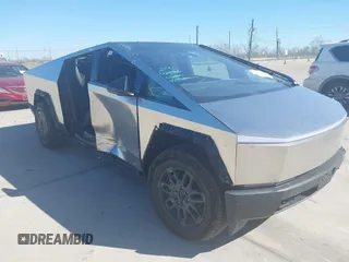 2024 Tesla Cybertruck с VIN 7G2CEHED8RA029960, выставлен на аукционе IAAI как лот 41829549 с пробегом 5 161 миль миль и . История ставок и продаж доступна на DreamBid. Изображение 6.