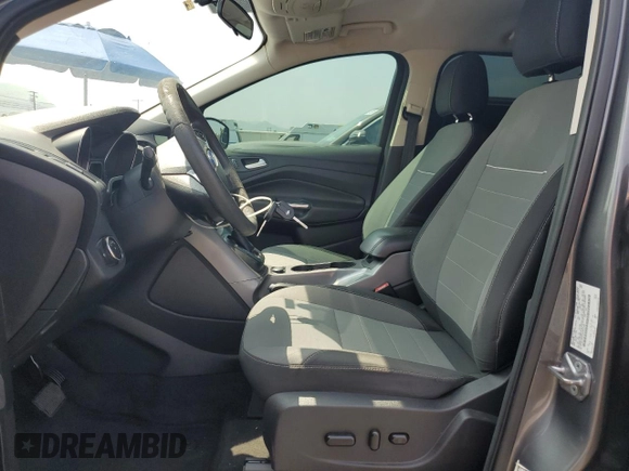 2014 Ford Escape SE z VIN 1FMCU0GX0EUE27453, wystawiony jako Copart lot #59437875 z przebiegiem 154 177 mil mil oraz Czysty tytuł • Clean title. Historia ofert i sprzedaży dostępna na DreamBid. Obrazek 7.
