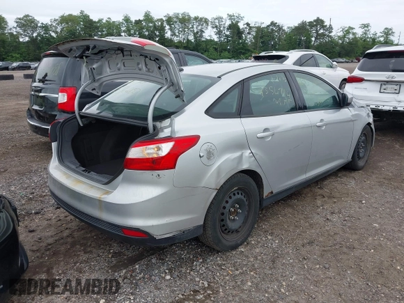 2012 Ford Focus SE with VIN 1FAHP3F29CL353872, listed as a IAAI auction lot 42528943 with Not provided miles and . Bid and sale history available at DreamBid. Image 4.