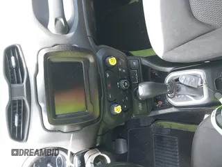 2018 Jeep Renegade Latitude with VIN ZACCJBBB1JPH86908, listed as a IAAI auction lot 42290840 with 82,517 mi miles and . Bid and sale history available at DreamBid. Image 11.