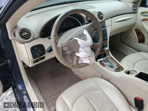 2009 Mercedes-Benz CLK 350 z VIN WDBTK56F69T103241, wystawiony jako Copart lot #63285335 z przebiegiem 209 897 mil mil oraz Szkoda całkowita • Salvage title. Historia ofert i sprzedaży dostępna na DreamBid. Obrazek 8.