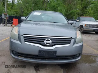2009 Nissan Altima 2.5 S with VIN 1N4AL21E09N470374, listed as a IAAI auction lot 42168628 with 180,314 mi miles. Bid and sale history available at carsss.com. Image 6.
