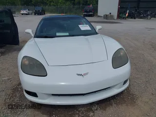 2012 Chevrolet Corvette 3LT с VIN 1G1YG2DW3C5110968, выставлен на аукционе IAAI как лот 42610660 с пробегом 62 803 миль миль и . История ставок и продаж доступна на DreamBid. Изображение 12.