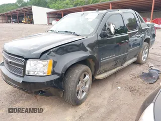 2008 Chevrolet Avalanche 3LT with VIN 3GNEC120X8G132486, listed as a IAAI auction lot 42416390 with 337,266 mi miles and . Bid and sale history available at DreamBid. Image 2.