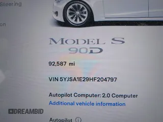 2017 Tesla Model S 100D z VIN 5YJSA1E29HF204797, wystawiony jako IAAI lot #41760296 z przebiegiem 92 587 mil mil oraz . Historia ofert i sprzedaży dostępna na DreamBid. Obrazek 7.