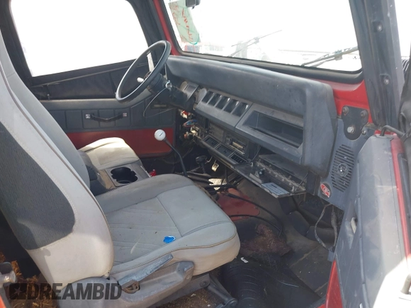 1994 Jeep Wrangler with VIN 1J4FY29S1RP437913, listed as a IAAI auction lot 42185965 with 245,618 mi miles and . Bid and sale history available at DreamBid. Image 5.