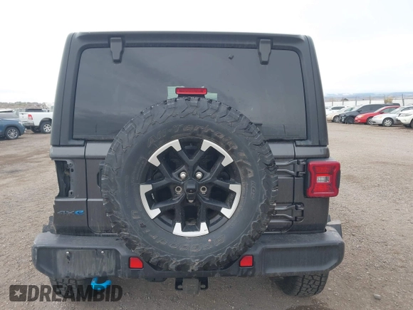 2024 Jeep Wrangler Rubicon z VIN 1C4RJXR67RW276710, wystawiony jako IAAI lot #42047318 z przebiegiem 35 857 mil mil oraz . Historia ofert i sprzedaży dostępna na DreamBid. Obrazek 16.