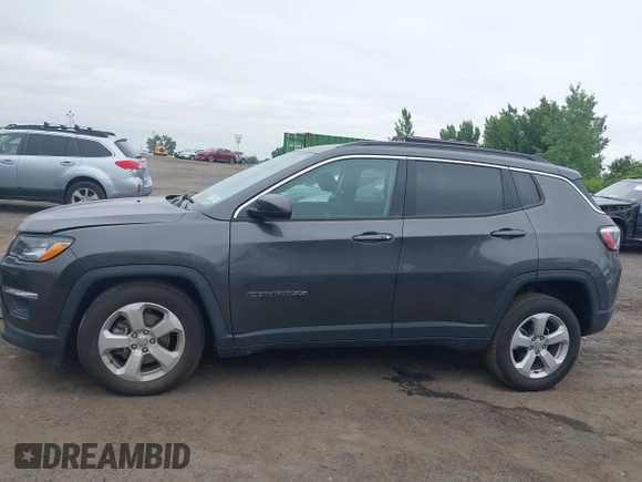 2020 Jeep Compass Latitude z VIN 3C4NJDBB4LT205322, wystawiony jako IAAI lot #42589298 z przebiegiem 50 665 mil mil oraz . Historia ofert i sprzedaży dostępna na DreamBid. Obrazek 14.