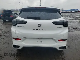 2024 Buick Encore GX Avenir z VIN KL4AMFSL4RB023912, wystawiony jako Copart lot #51159555 z przebiegiem Nie podano mil oraz Szkoda całkowita • Salvage title. Historia ofert i sprzedaży dostępna na DreamBid. Obrazek 6.