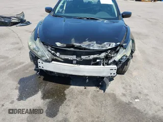 2017 Nissan Altima SR z VIN 1N4AL3AP3HN346511, wystawiony jako IAAI lot #42252884 z przebiegiem 121 727 mil mil oraz . Historia ofert i sprzedaży dostępna na DreamBid. Obrazek 6.