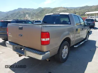 2004 Ford F-150 XLT z VIN 1FTRW12W44KC92307, wystawiony jako IAAI lot #42001845 z przebiegiem 291 597 mil mil oraz . Historia ofert i sprzedaży dostępna na DreamBid. Obrazek 4.