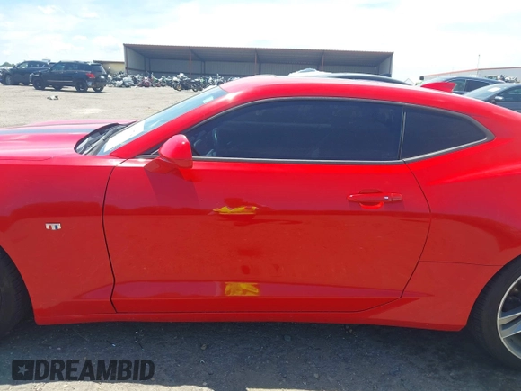 2017 Chevrolet Camaro 1LT z VIN 1G1FB1RS4H0201483, wystawiony jako IAAI lot #42313718 z przebiegiem 84 031 mil mil oraz . Historia ofert i sprzedaży dostępna na DreamBid. Obrazek 15.