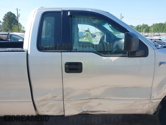 2004 Ford F-150 XL z VIN 1FTRF12W14NC26327, wystawiony jako IAAI lot #42020482 z przebiegiem 191 516 mil mil oraz . Historia ofert i sprzedaży dostępna na DreamBid. Obrazek 13.