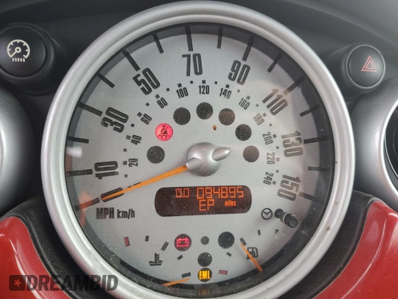 2005 MINI Convertible z VIN WMWRF33405TG11092, wystawiony jako Copart lot #84762004 z przebiegiem 94 895 mil mil oraz Szkoda całkowita • Salvage title. Historia ofert i sprzedaży dostępna na DreamBid. Obrazek 9.