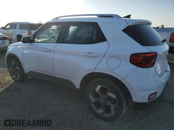 2021 Hyundai Venue SEL z VIN KMHRC8A3XMU063820, wystawiony jako Copart lot #50095625 z przebiegiem 25 348 mil mil oraz Czysty tytuł • Clean title. Historia ofert i sprzedaży dostępna na DreamBid. Obrazek 2.