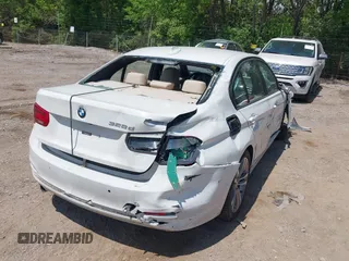 2016 BMW 3 Series 328d z VIN WBA8E5C53GK388412, wystawiony jako IAAI lot #42214089 z przebiegiem 91 678 mil mil oraz . Historia ofert i sprzedaży dostępna na DreamBid. Obrazek 4.