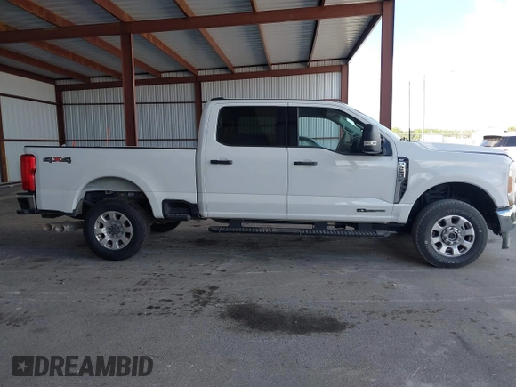 2024 Ford Super Duty F-250 SRW XL with VIN 1FT7W2BT1RED57848, listed as a IAAI auction lot 41544392 with 33,271 mi miles. Bid and sale history available at carsss.com. Image 13.
