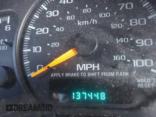 2000 Chevrolet Silverado 2500 LT with VIN 1GCGK29U0YE331086, listed as a IAAI auction lot 41973282 with 137,999 mi miles. Bid and sale history available at carsss.com. Image 15.
