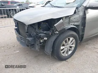 2016 Kia Sorento LX with VIN 5XYPG4A37GG020227, listed as a IAAI auction lot 41922573 with 265,155 mi miles. Bid and sale history available at carsss.com. Image 18.
