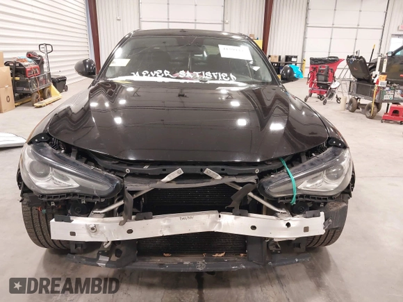 2017 Alfa Romeo Giulia Ti z VIN ZARFAECN7H7554902, wystawiony jako IAAI lot #41599442 z przebiegiem 84 045 mil mil oraz . Historia ofert i sprzedaży dostępna na DreamBid. Obrazek 12.